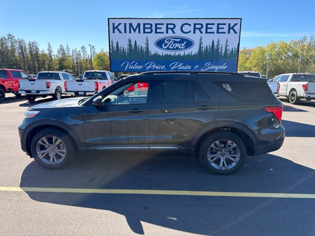 Used 2024 Ford Explorer XLT w/ Equipment Group 202A AWD/4WD image 2