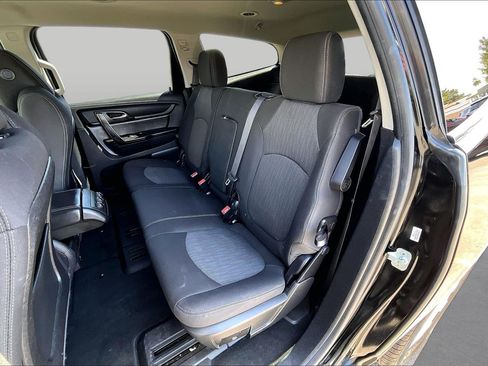 Used 2017 Chevrolet Traverse LT w/ Style and Technology Package FWD image 26