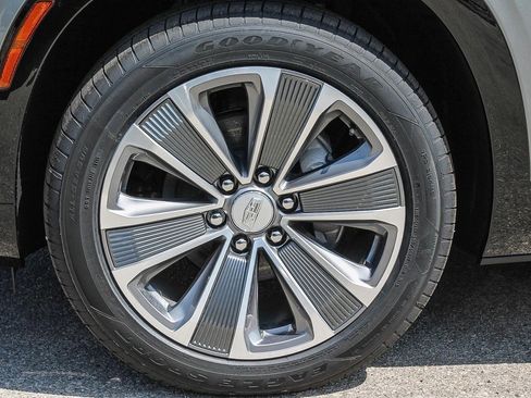 Used 2026 Cadillac Vistiq Luxury image 10