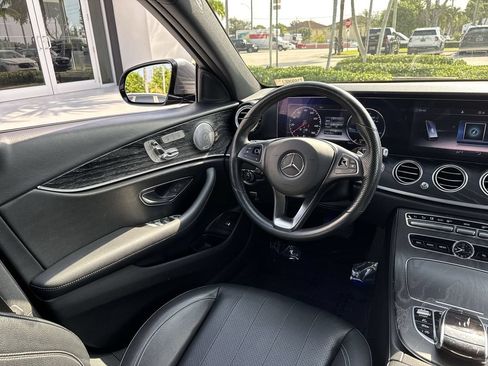 Used 2018 Mercedes-Benz E 300 4MATIC image 21