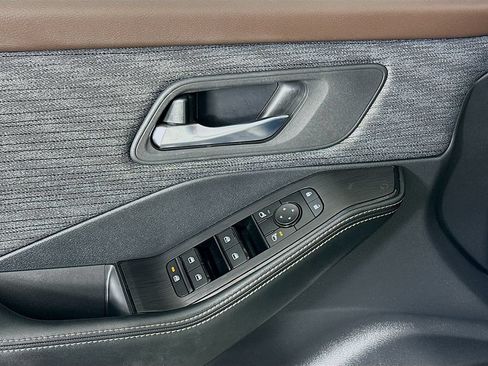 Certified 2023 Nissan Rogue SV AWD/4WD image 25