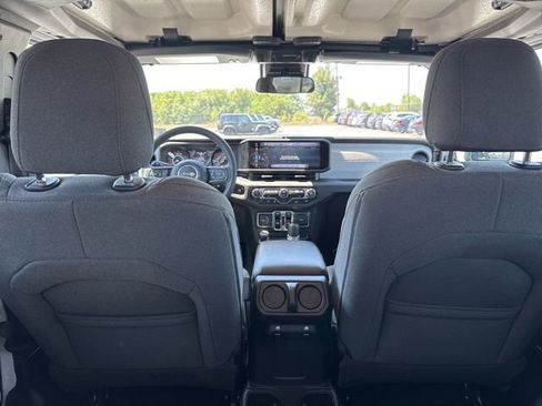 Used 2024 Jeep Wrangler Unlimited Sport AWD/4WD image 11