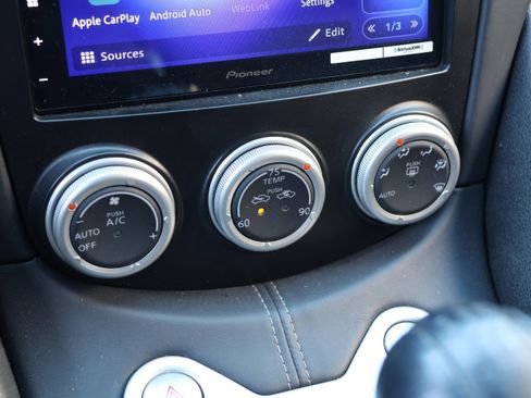 Used 2020 Nissan 370Z image 28