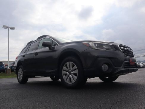 Used 2018 Subaru Outback 2.5i Premium AWD/4WD image 23