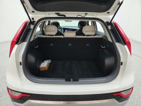 Used 2023 Kia Niro EX Touring FWD image 18