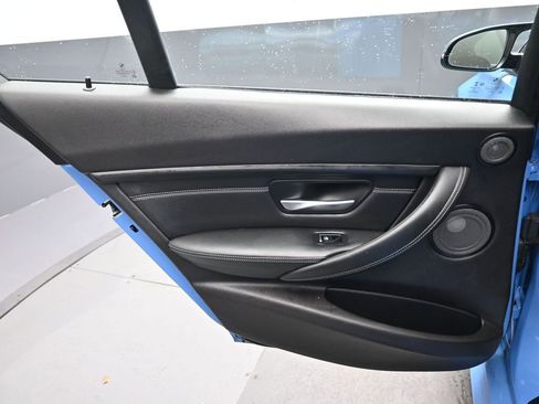 Used 2018 BMW M3 RWD image 30