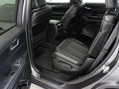 Used 2024 Jeep Grand Cherokee L Laredo AWD/4WD image 28