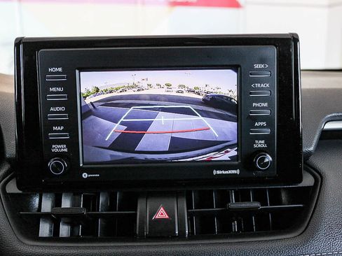 Used 2021 Toyota RAV4 XLE w/ Carpet Mat Package (TMS) FWD image 23