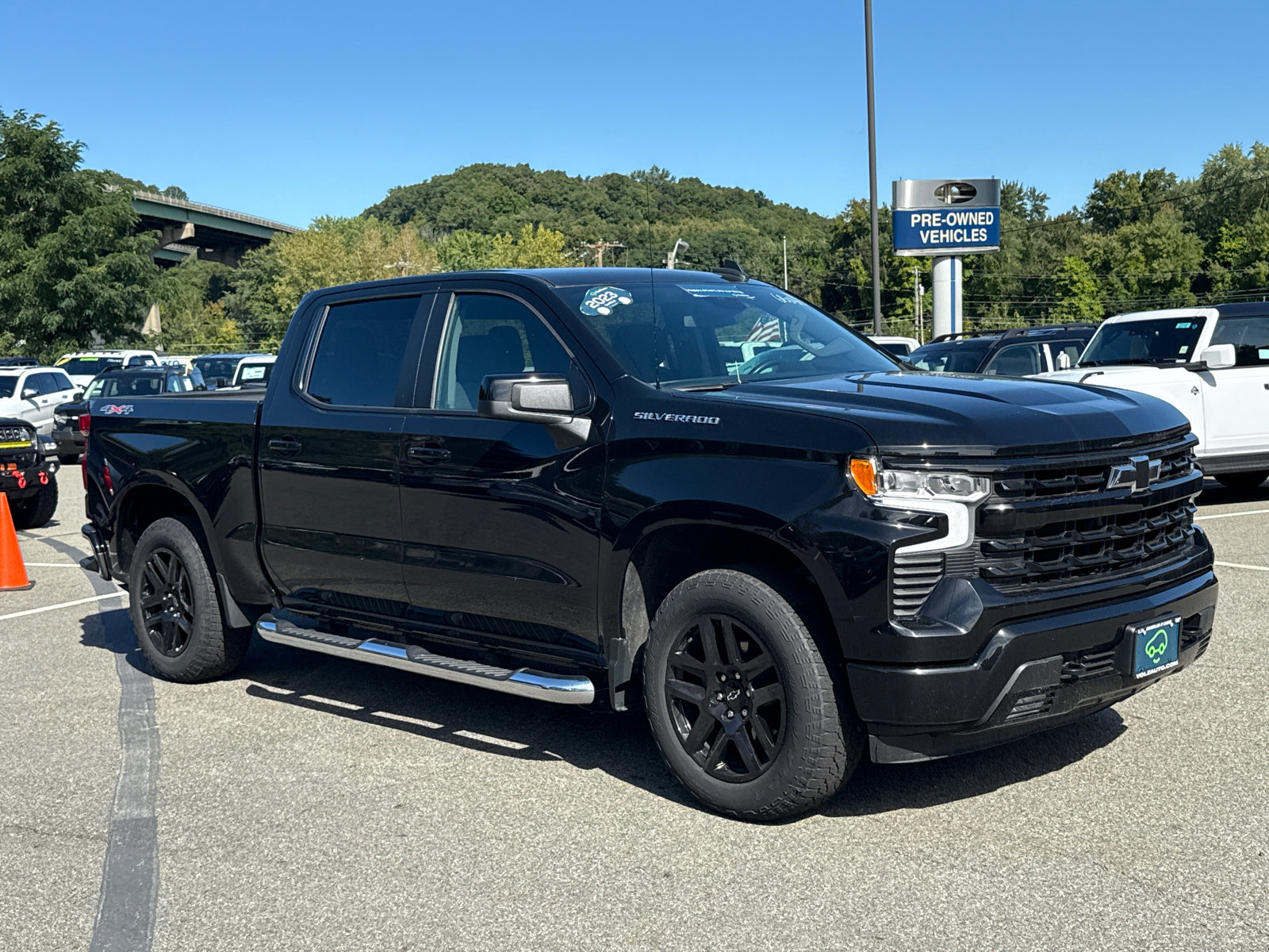 Used 2023 Chevrolet Silverado 1500 RST AWD/4WD image 1
