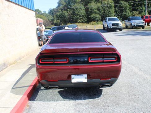 Used 2021 Dodge Challenger SXT w/ Driver Convenience Group image 5