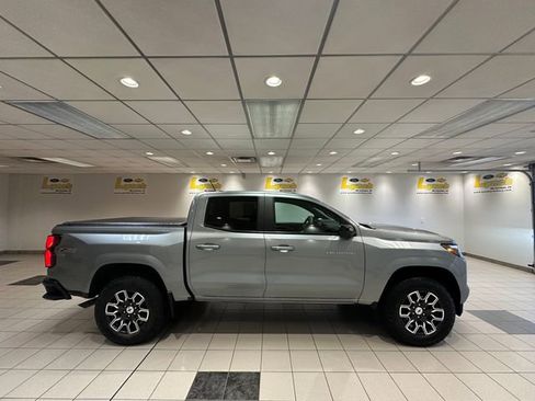 Used 2023 Chevrolet Colorado Z71 w/ Z71 Convenience Package 2 AWD/4WD image 3