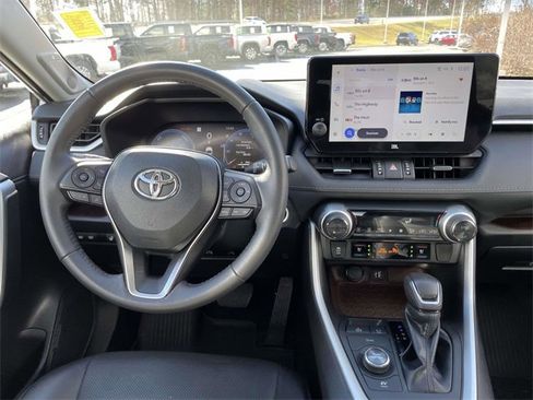 Used 2023 Toyota RAV4 Limited image 15
