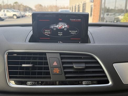 Used 2018 Audi Q3 2.0T Premium Plus w/ Premium Plus Package image 25