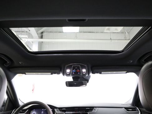 Used 2025 Jeep Grand Cherokee L Altitude image 8