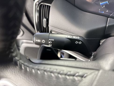 New 2025 Nissan Armada SV image 15