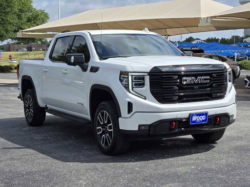 Used 2024 GMC Sierra 1500 AT4 w/ Technology Package AWD/4WD image 3