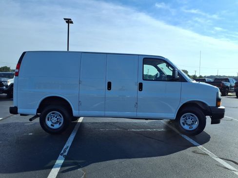 Used 2023 Chevrolet Express 2500 w/ Driver Convenience Package RWD image 28