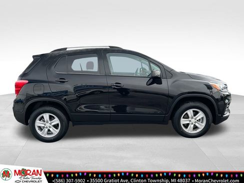 Certified 2022 Chevrolet Trax LT w/ LT Convenience Package image 6