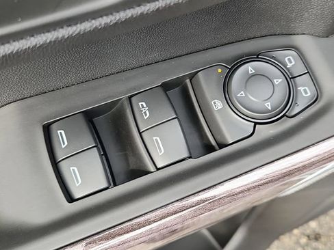 Used 2026 Chevrolet Silverado 1500 Custom RWD image 23