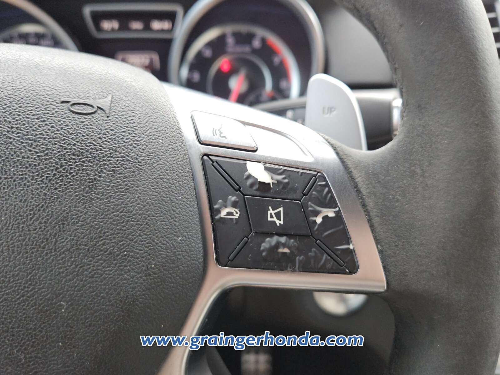 Used 2013 Mercedes-Benz ML 63 AMG 4MATIC image 20