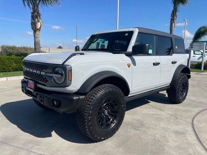 New 2026 Ford Bronco Badlands w/ Sasquatch Package