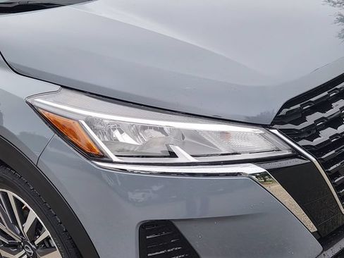 Used 2024 Nissan Kicks SV FWD image 10