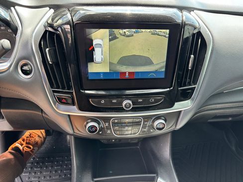 Used 2018 Chevrolet Traverse LT AWD/4WD image 17