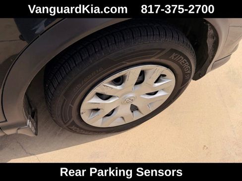 Used 2020 Nissan Rogue Sport S image 11