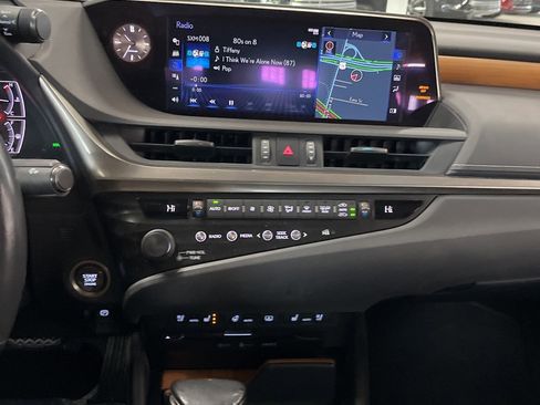Used 2019 Lexus ES 350 Luxury w/ Accessory Package 2 image 20