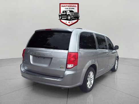 Used 2018 Dodge Grand Caravan SXT image 7