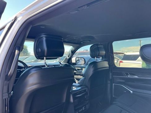 Used 2022 Jeep Wagoneer Series II AWD/4WD image 9