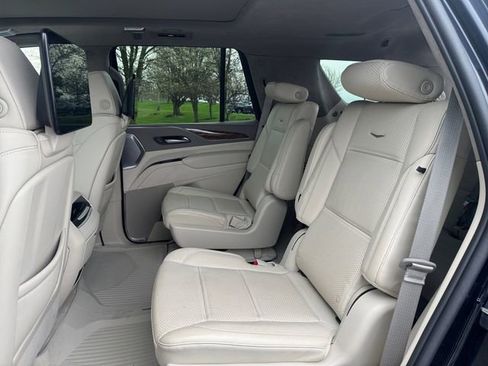 Certified 2023 Cadillac Escalade Premium Luxury Platinum AWD/4WD image 16
