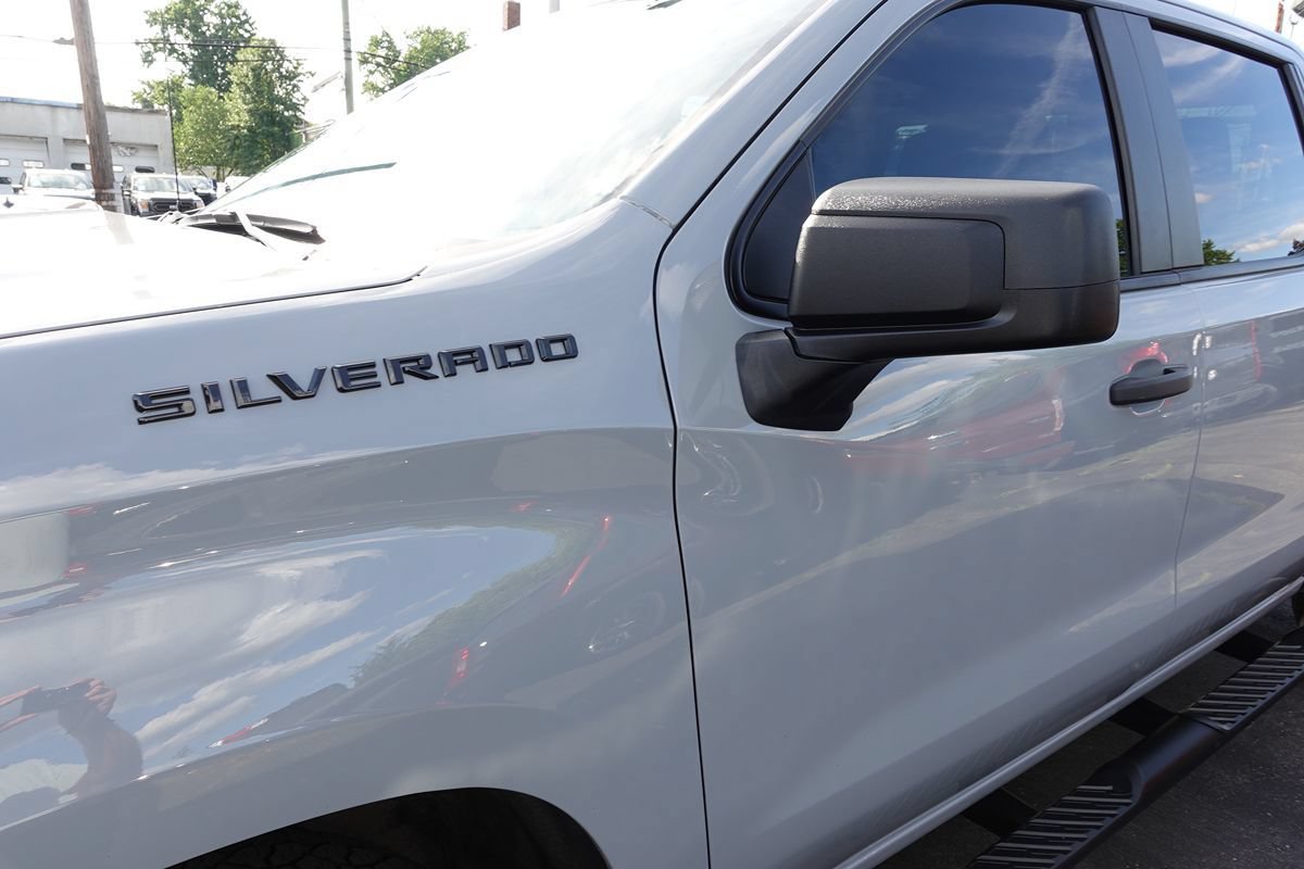 Used 2024 Chevrolet Silverado 1500 Custom w/ LPO, Dark Essentials Package AWD/4WD image 10