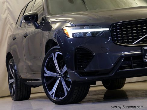 Used 2022 Volvo XC60 T8 R-Design w/ Advanced Package AWD/4WD image 4