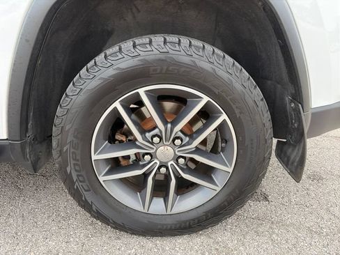 Used 2018 Jeep Grand Cherokee Limited w/ Luxury Group II AWD/4WD image 39