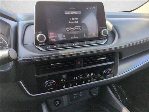 Used 2024 Nissan Rogue SV image 14