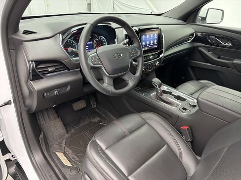 Certified 2023 Chevrolet Traverse RS image 16