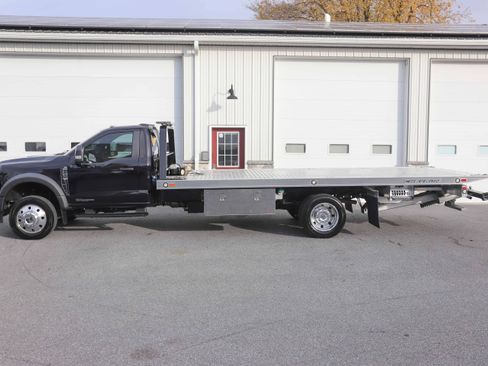 Used 2023 Ford F550 4x4 Regular Cab Super Duty image 4