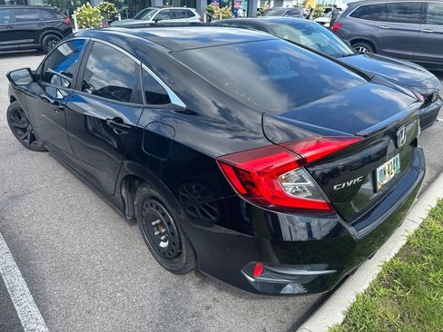Used 2019 Honda Civic Sport image 3
