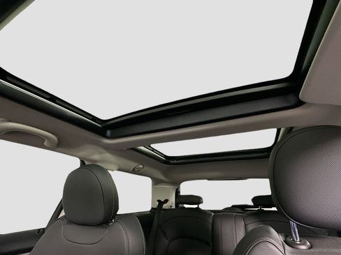 Used 2024 MINI Cooper SE image 27