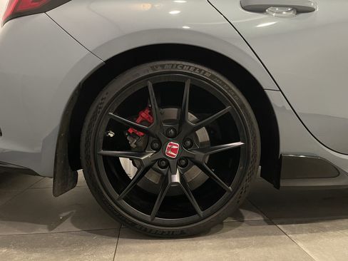 Used 2025 Honda Civic Type R image 9
