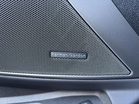 Used 2026 BMW 330i Sedan w/ Premium Package image 18