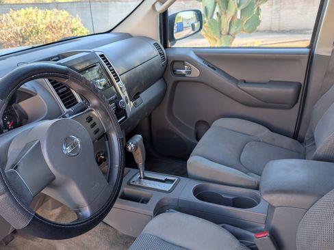 Used 2012 Nissan Frontier SV image 19