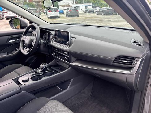 Used 2026 Nissan Rogue SV AWD/4WD image 28