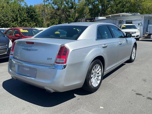 Used 2012 Chrysler 300 RWD image 13