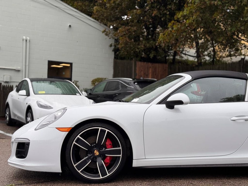 Used 2018 Porsche 911 Targa 4S w/ Sportdesign Package AWD/4WD image 10