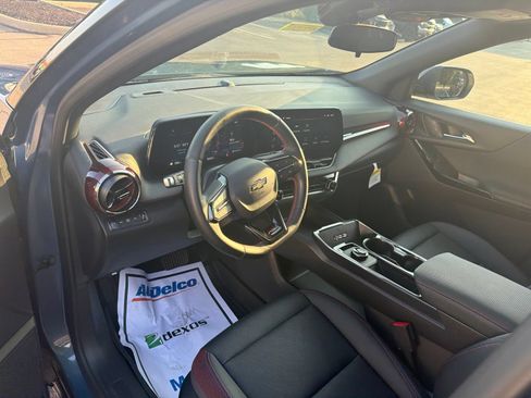 Used 2025 Chevrolet Equinox RS AWD/4WD image 10