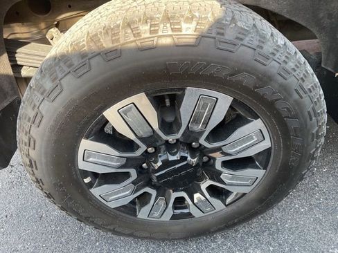 Used 2024 GMC Sierra 2500 Denali w/ Denali Reserve Package AWD/4WD image 6