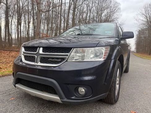 Used 2011 Dodge Journey Mainstreet image 1