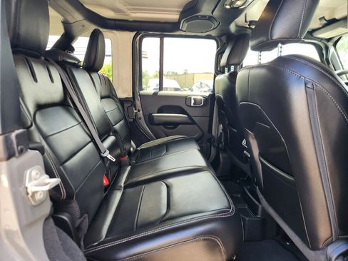 Used 2023 Jeep Wrangler Unlimited Sahara image 49